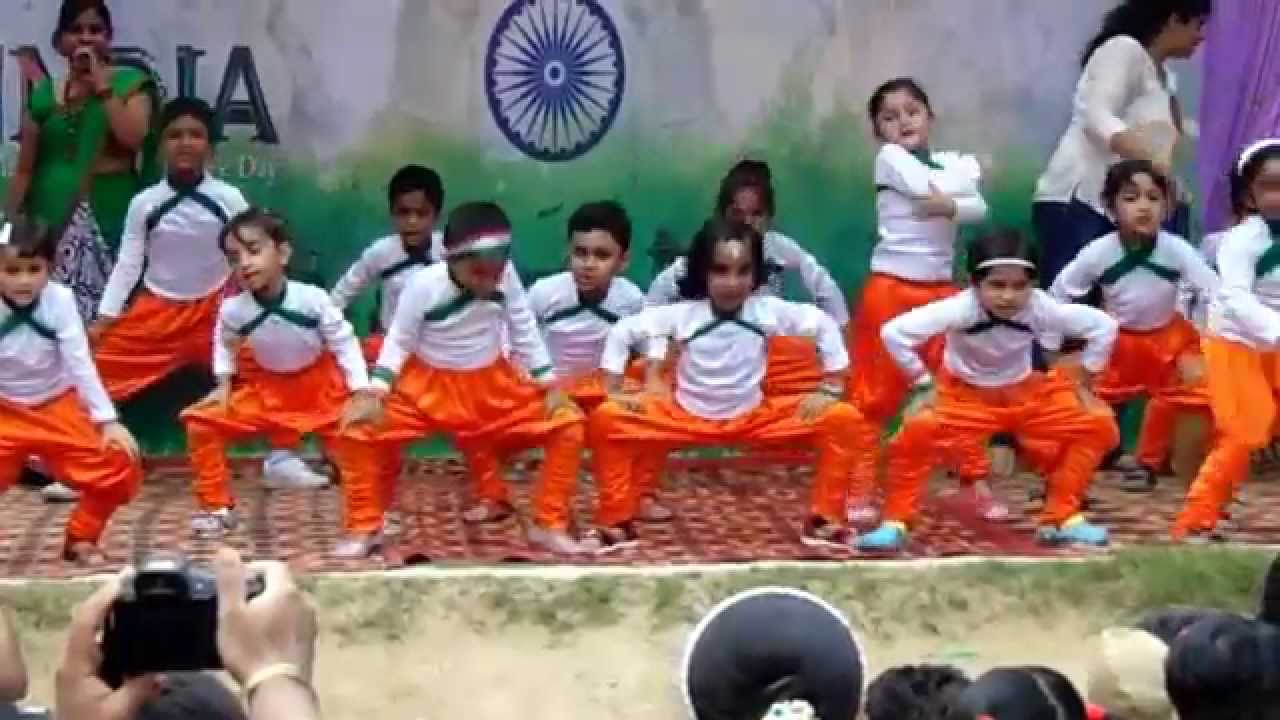 बच्चों की Independence Day Celebrations india की तयारी स्कूल function